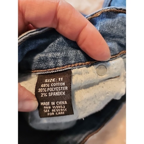 Fire and Rain Denim Cut Offs Womens 11 Blue Distressed Button Fly Cuffed Shorts - Picture 3 of 6